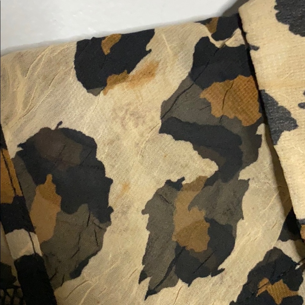 Leopard Button-up Tank - Picture 4 of 6